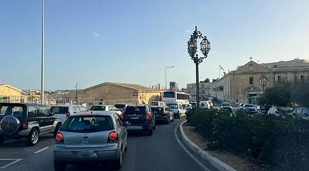 Drivers told to avoid Valletta as traffic jam piles up around ring road