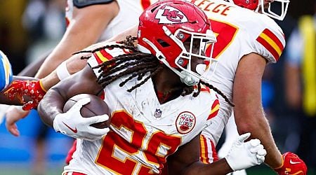 Fantasy football waiver wire, Week 5 picks: Players to add, best targets include Kareem Hunt, Dontayvion Wicks