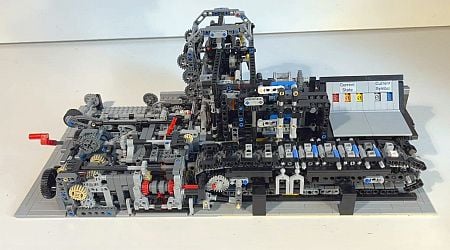 Functional LEGO Turing Machine Brings Algorithm Processing to Life with 2,900 Bricks