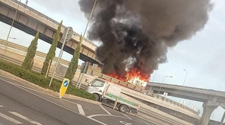 Vehicle on fire in Marsa creates traffic havoc