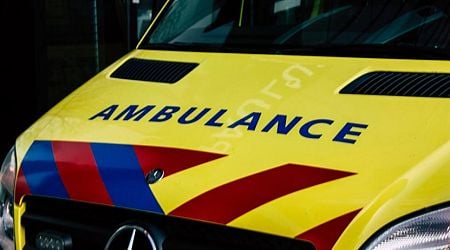 Video: Elderly man falls into open manhole and drowns in Zuid-Holland town 