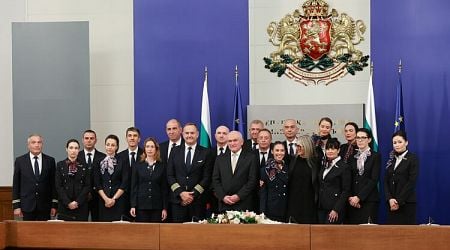 PM Glavchev Rewards Flight Teams Who Evacuated Bulgarian Nationals from Lebanon