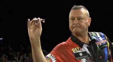 PDC World Championship finalist fights to finish match after struggling to throw dart