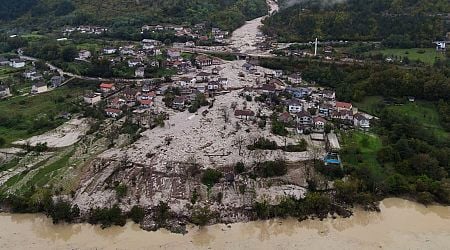 Bosnia floods: Several killed as rescuers search through rubble for missing people