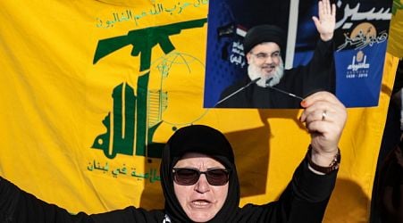 Pro-Pal march: Hezbollah flag also in square