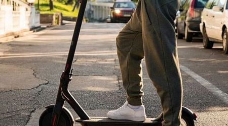 Ban on e-scooters on public transport to come into effect tomorrow 