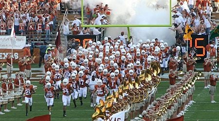 How to watch Texas vs Michigan: Time, channel and streaming info