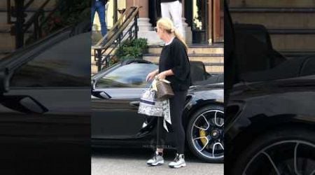 Rich couple arriving Hotel Paris in their Porsche #billionaire #monaco #luxury #trending #lifestyle