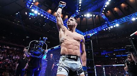 After Oliveira bout, Chandler eyes McGregor, Holloway in '25