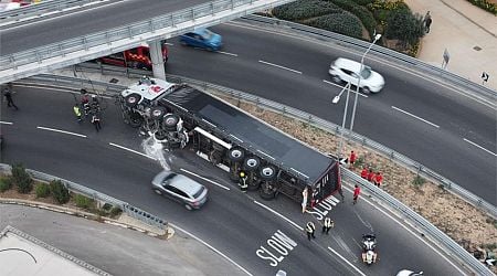 Trailer overturns in Luqa