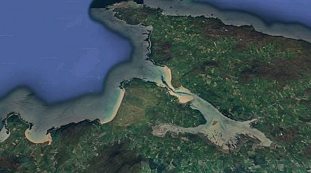 Gardai urge fisherman and coastal residents to report sightings of 'man who entered sea in Donegal'