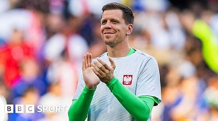 Szczesny joins Barcelona a month after retiring