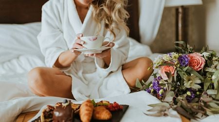 'I look forward to seeing if she "reports" me': Hotel front desk worker searches hotel for mysterious food smell bugging just one visitor