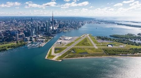 Toronto city council votes to extend runway at Billy Bishop airport