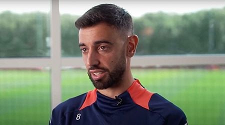 Bruno Fernandes makes worrying Man Utd admission as star confirms transfer offers