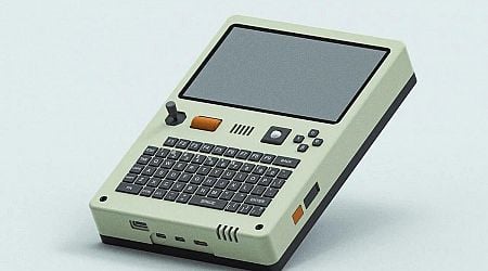 RETRO-STYLE HANDHELD COMPUTER FEATURES A QWERTY KEYBOARD AND RUNS ON A RASPBERRY PI