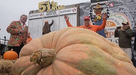 Pumpkin weighing 2,471 pounds wins 51st World Championship