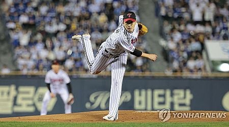 (LEAD) Twins shut out Lions to stave off elimination in KBO postseason