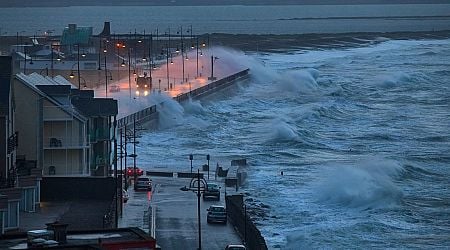 Storm Ashley: LIVE weather updates and tracker as 'explosive cyclone' set to batter Ireland w