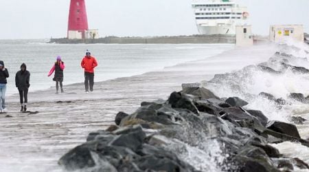 Storm Ashley: Weather warnings across Ireland, including Status Orange for seven counties, as strong winds and coastal flooding likely