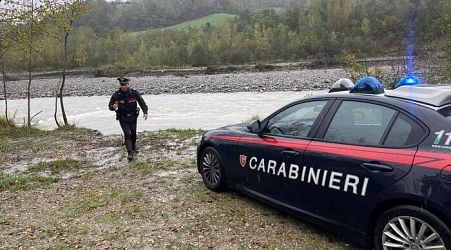 E-R Carabinieri stop people from taking selfies near rivers