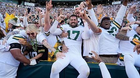 Brandon McManus kicks game-winning field goal in 1st Packers game