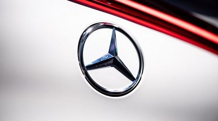 Mercedes-Benz Q3 earnings drop on weak demand