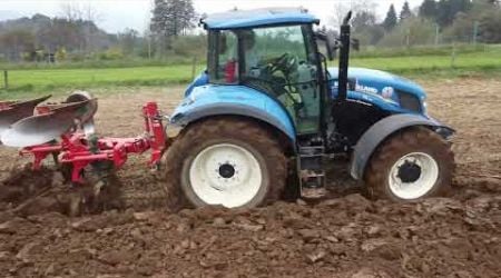 Plowing the Fields of Slovenia (Oranje) with a New Holland T5 105 and 2 furrow Vogel&amp;Noot Plow