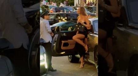 SEXY LADY BOSS ARRIVING WITH ROLLS ROYCE SPECTRE #monaco #supercars #shorts #viral #trending #luxury