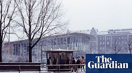 Former Stasi officer jailed for 10 years over 1974 Berlin border shooting