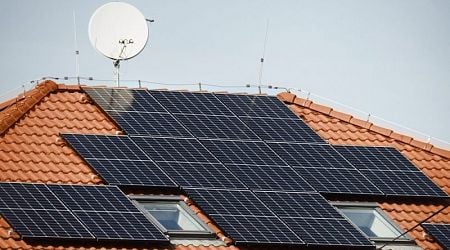 Czech government under fire over solar subsidy cuts