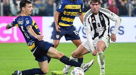 Juventus slide back in title race after 2-2 draw with Parma