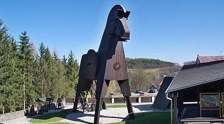 Want a selfie with the Trojan horse? Visit Bouzov Castle in the Olomouc region!