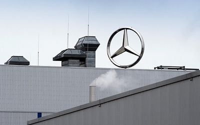 Mercedes-Benz plans substantial cost cuts