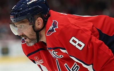 Ovechkin expected to miss 4-6 weeks with broken fibula