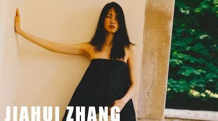 Top Newcomers JIAHUI ZHANG Model SS 2025 - 4K