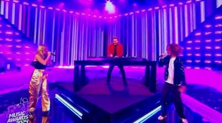 NRJ Music Award 2024 : Masseo et Emma chante Forever Young avec David Guetta