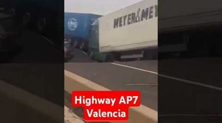 Spain 30.10.2024 #truck #lkw #camion #bigrig #highway #tsunami #rain #valencia