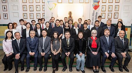 PHOTOS: Chinese mini library inaugurated, China very proud on Szeged BYD plant