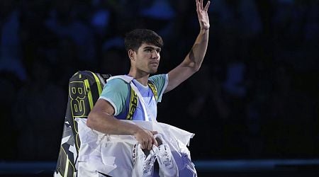 Alcaraz struggles with stomach issue in loss to Ruud at ATP Finals and Zverev beats Rublev