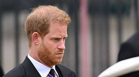 Prince Harry's furious 8-word reply after King Charles banned Meghan from seeing dying Queen