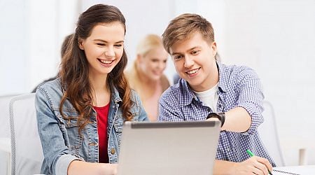 Hungarian students perform above average in international digital competence