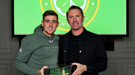 Robbie Keane welcomed into Ireland camp as he presents caps to players