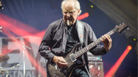 Ex-Jethro Tull Guitarist Recalls UK Musicians Playing US Blues 'Really Badly', Shares Opinion on Prog Icons' 'Odd' Time Signatures