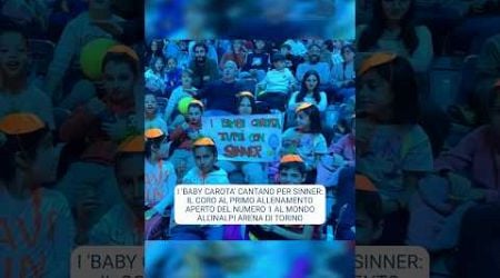 I bambini cantano per SINNER durante il primo allenamento aperto al pubblico delle ATP FINALS