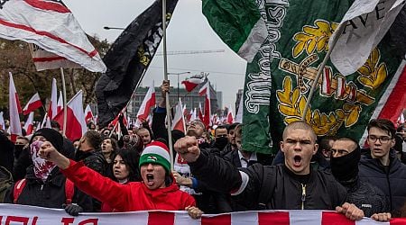 Tens of thousands march in far-right Independence Day event in Warsaw