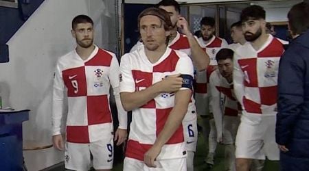 10-man Croatia go down to Scotland