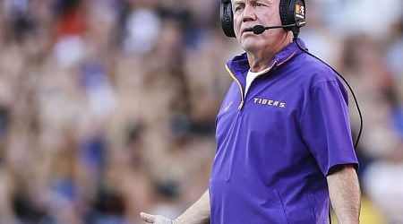 LSU's Brian Kelly screams at 1 player, gets yelled at by another in loss at Florida