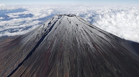 Mt. Fuji tram idea derailed by environmental concerns