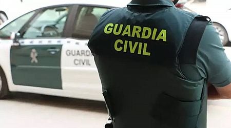 British expat is shot in the ribs and knee while arriving home with his wife in southern Spain